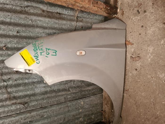Scherm links-voor van een Chevrolet Matiz (ZILVER), Ophalen of Verzenden, 3 maanden garantie, Gebruikt, Chevrolet