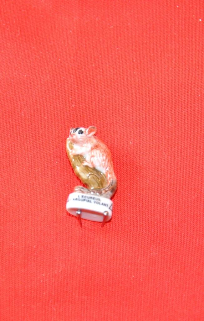 feve en porcelaine ecureuil volant, Enlèvement ou Envoi, Comme neuf, Animal