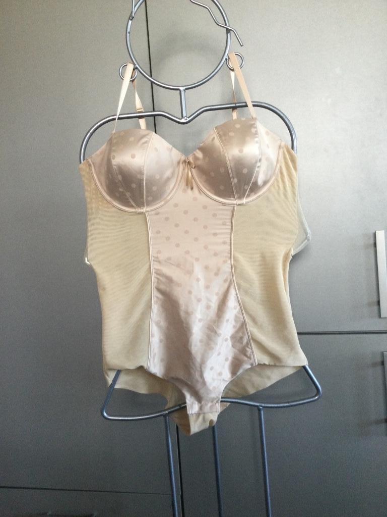 Corps Hunkemoller, Hunkemöller, Enlèvement ou Envoi