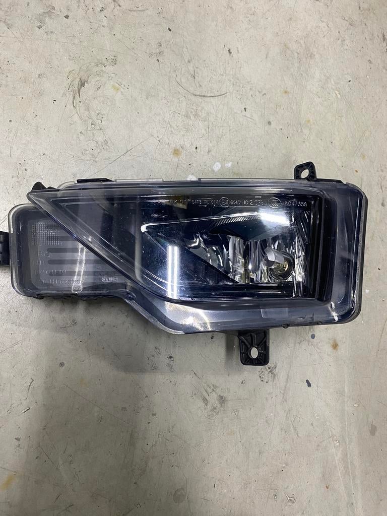 Antibrouillard vw sportsvan, Autos : Pièces & Accessoires, Éclairage