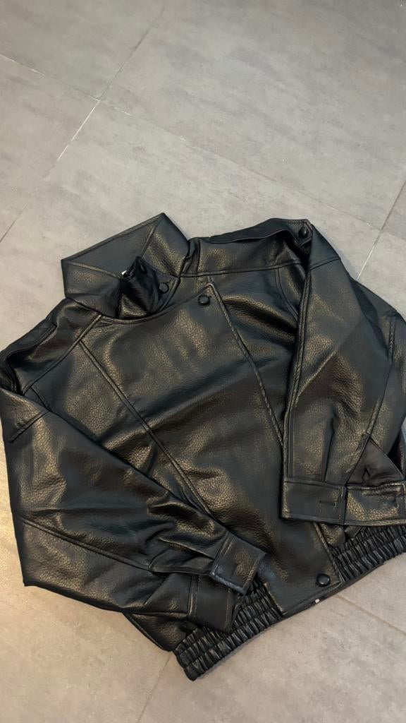 Veste tendance zara noir, Vêtements | Femmes, Vestes | Hiver, Enlèvement ou Envoi, Neuf, Taille 38/40 (M), Noir