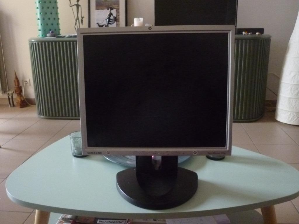 écran PC, Informatique & Logiciels, Pc & Câble réseau, Utilisé, Enlèvement