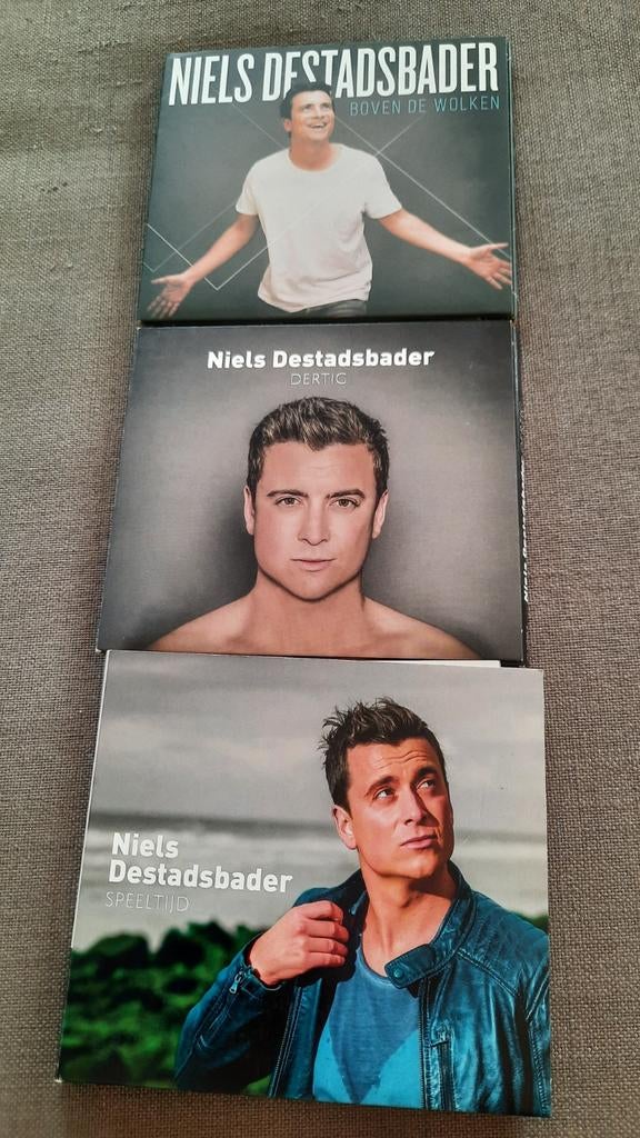 cd's NIELS DESTADSBADER Dertig / Speeltijd / Boven de wolken, CD & DVD, CD | Néerlandophone, Comme neuf, Pop, Enlèvement ou Envoi