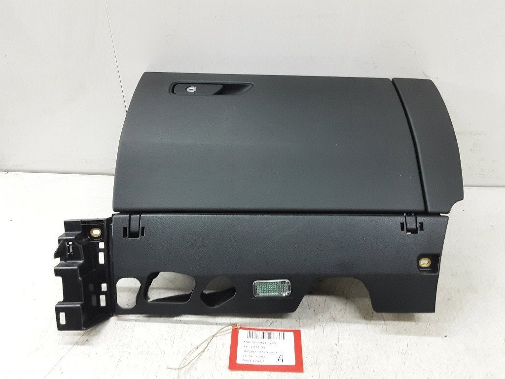 BOITE A GANTS Audi SQ7 (4MB / 4MG) (01-2016/12-2019), Mevr. I. Hauben, Audi, Utilisé, Rue de l'Espoir 34 34
4030  GRIVEGNÉE, BE
