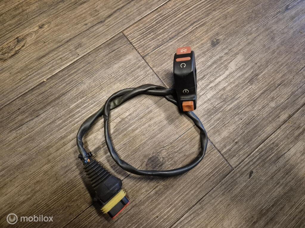 Startschakelaar kill switch 748 916 996 998 Monster SSie ST, Enlèvement ou Envoi, Factorystore.service@ducati.com, Via Antonio Cavalieri Ducati, 74/5, 74/6, 40132 Bologna BO