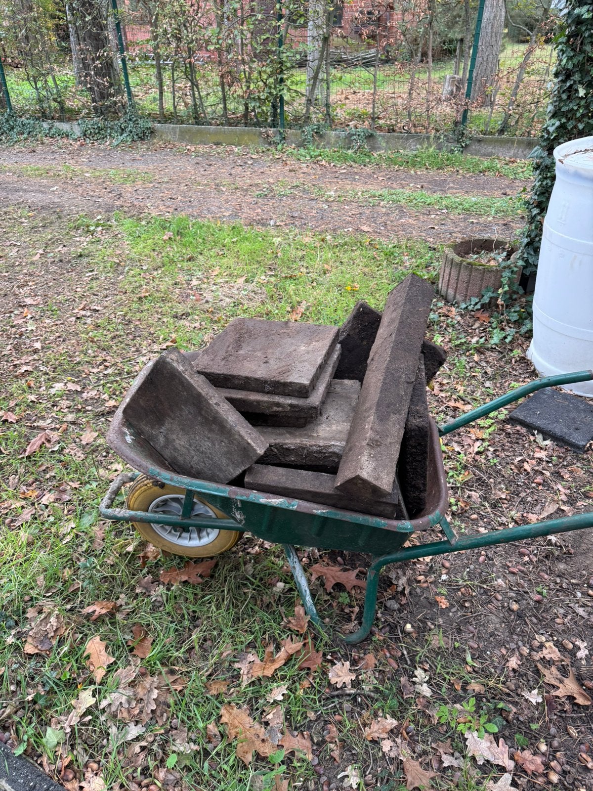 Gratis Oude Tegels en Boordstenen, Tuin en Terras, Ophalen, Gebruikt