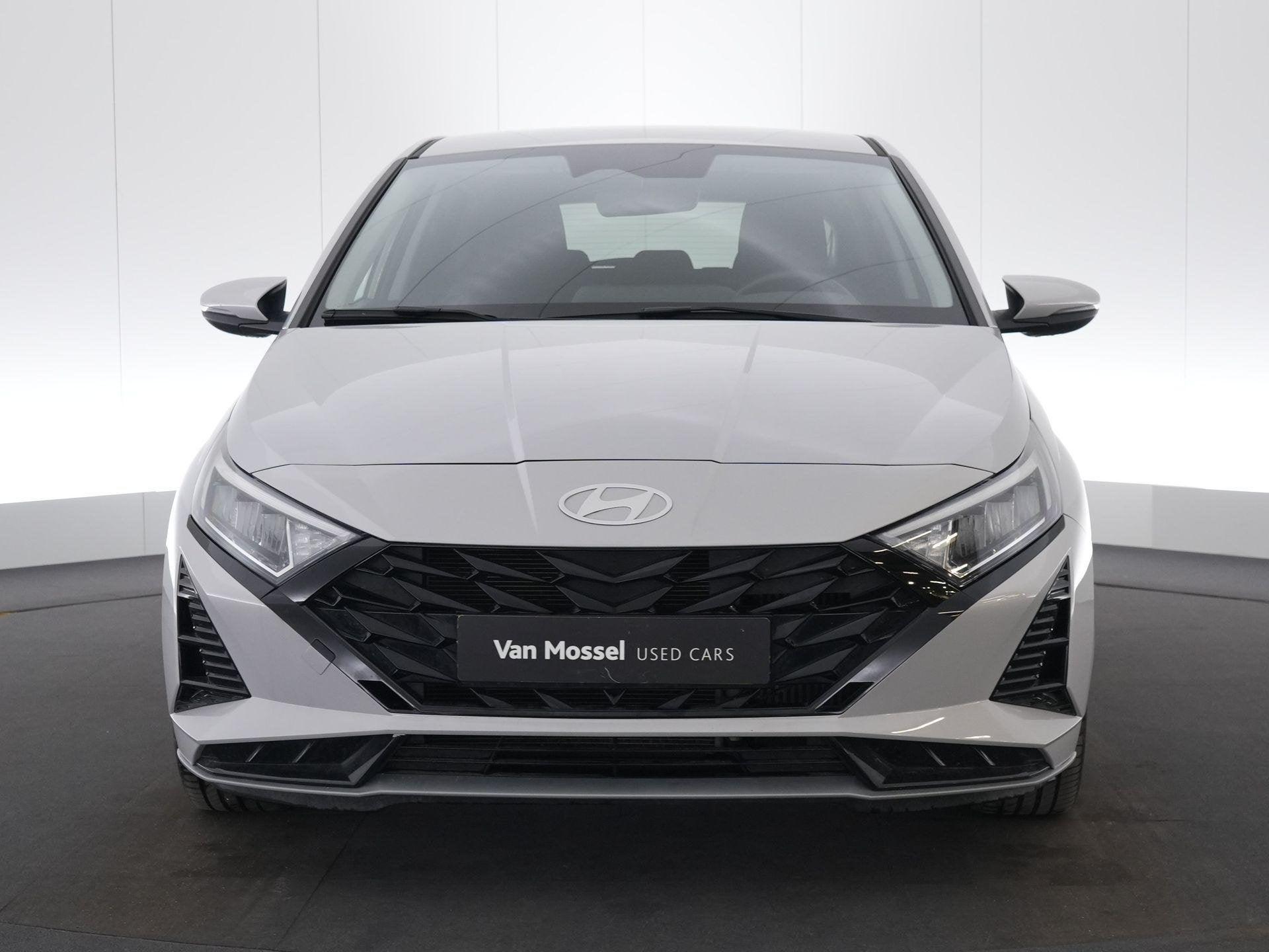 Hyundai i20 1.0 T-GDi 48V 7-DCT 74kW Techno, Auto's, Hyundai, Gebruikt, Zwart, 1110 kg, 5 zetels