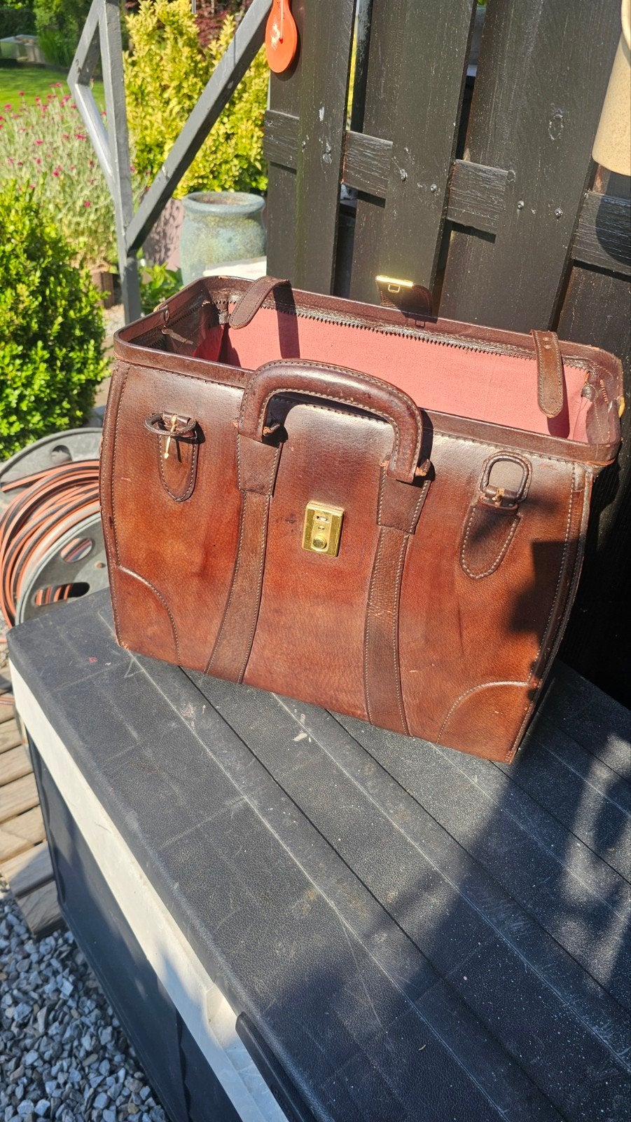 Superbe mallette en cuir pour divers usages., Enlèvement, Cuir