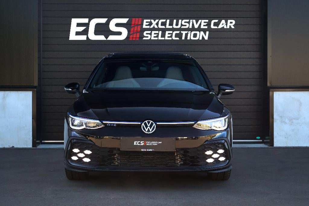 Volkswagen Golf VIII GTE | Pano | Leder | IQ Lights | Memory, 4 cilinders, Parkeerassistent, Zwart, Leder