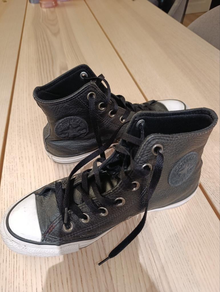 Converses noires