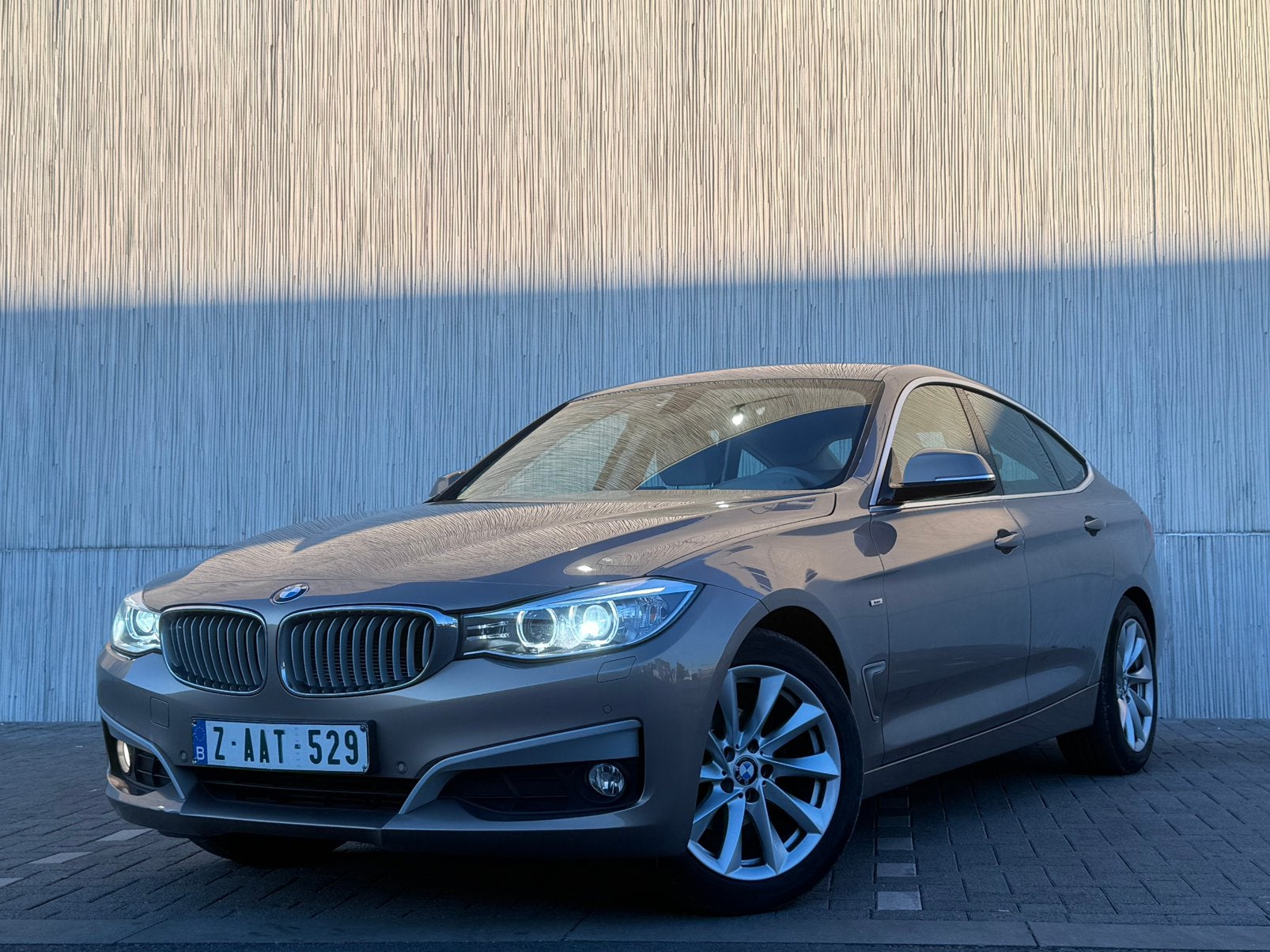 BMW 318d GT  / ANNÉE 2014 LED-CUIR/179 000 km / EURO 6b, Auto's, Bluetooth, Euro 6, Leder, Bedrijf