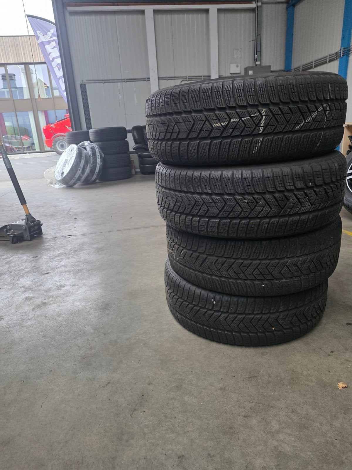 235/50R19 103H Pirelli scorpion winterbanden, Ophalen of Verzenden, Winterbanden