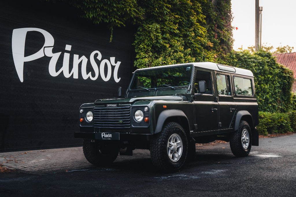 Land Rover Defender 110 TD5 15 P // TONGA GREEN // ALL INCL, Auto's, Stof, SUV of Terreinwagen, 3500 kg, Te koop