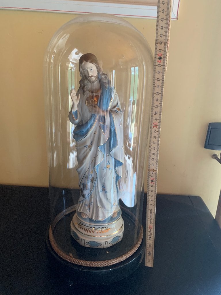 Religieus beeld met stolp, Enlèvement