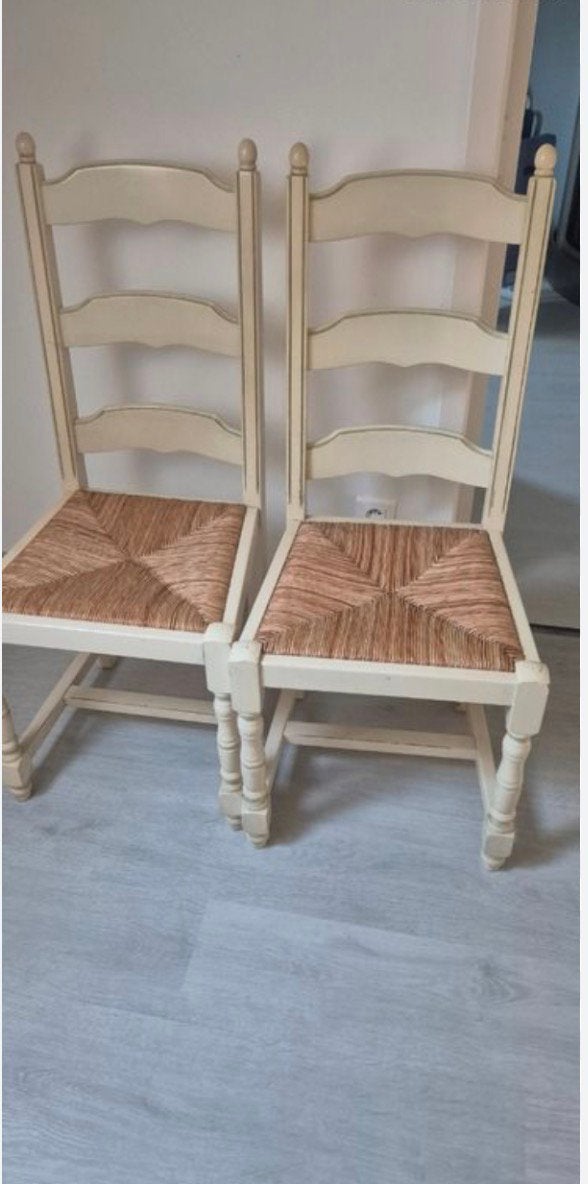 Paar vintage stoelen in massief hout in originele staat, Huis en Inrichting, Ophalen