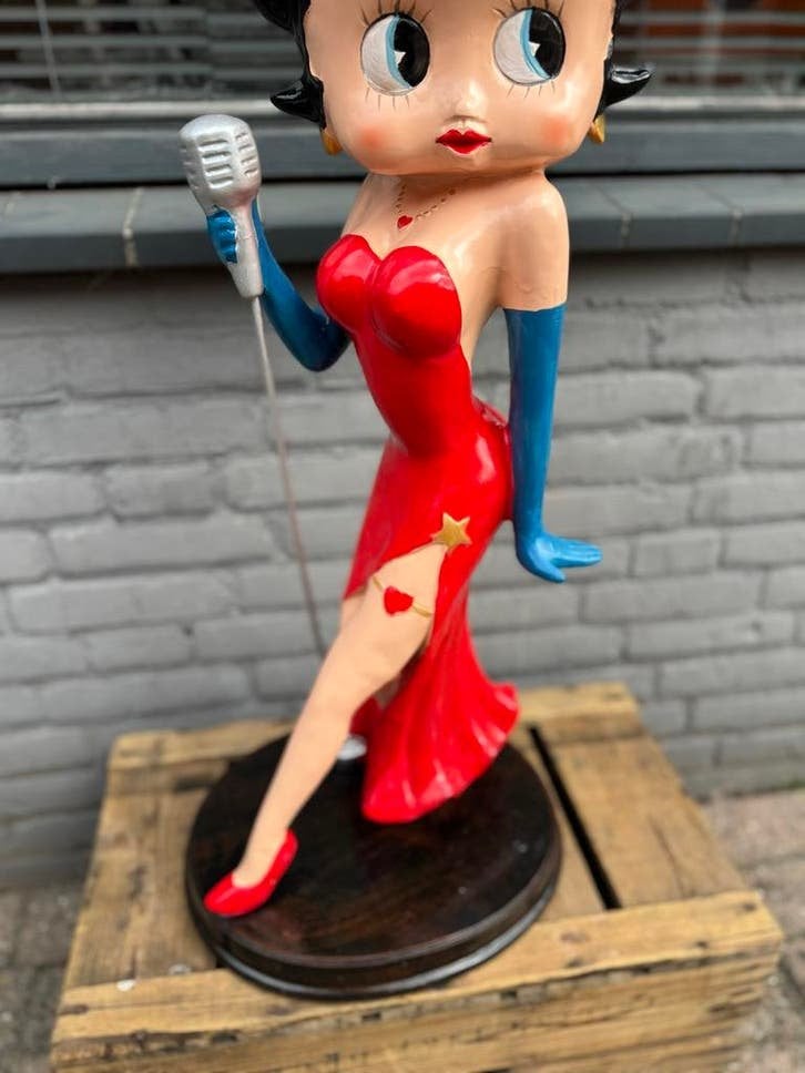 Groot Betty Boop Beeld - Zangeres in Rode Jurk