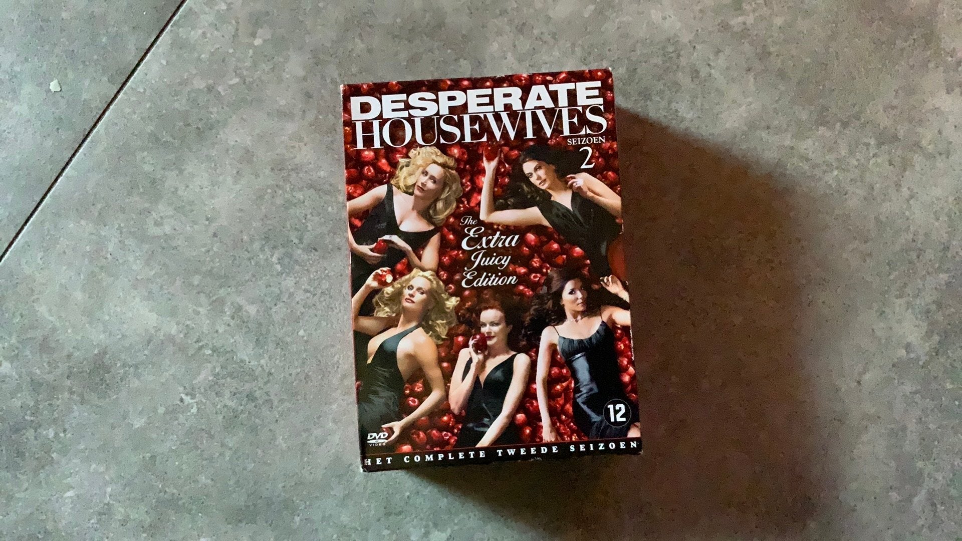 Dvd box Desperate Housewives seizoen 2, Enlèvement ou Envoi, Comme neuf