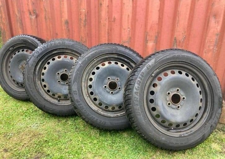 4 Goodyear Ultra grip banden + velgen (205/55/ R16), Ophalen, Winterbanden