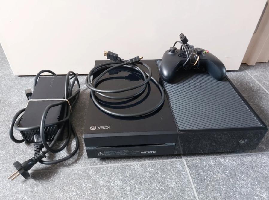 Xbox One Console Bundle – Controller + Games, Games en Spelcomputers, Spelcomputers | Xbox One, Gebruikt, Xbox One, 500 GB, Met 1 controller