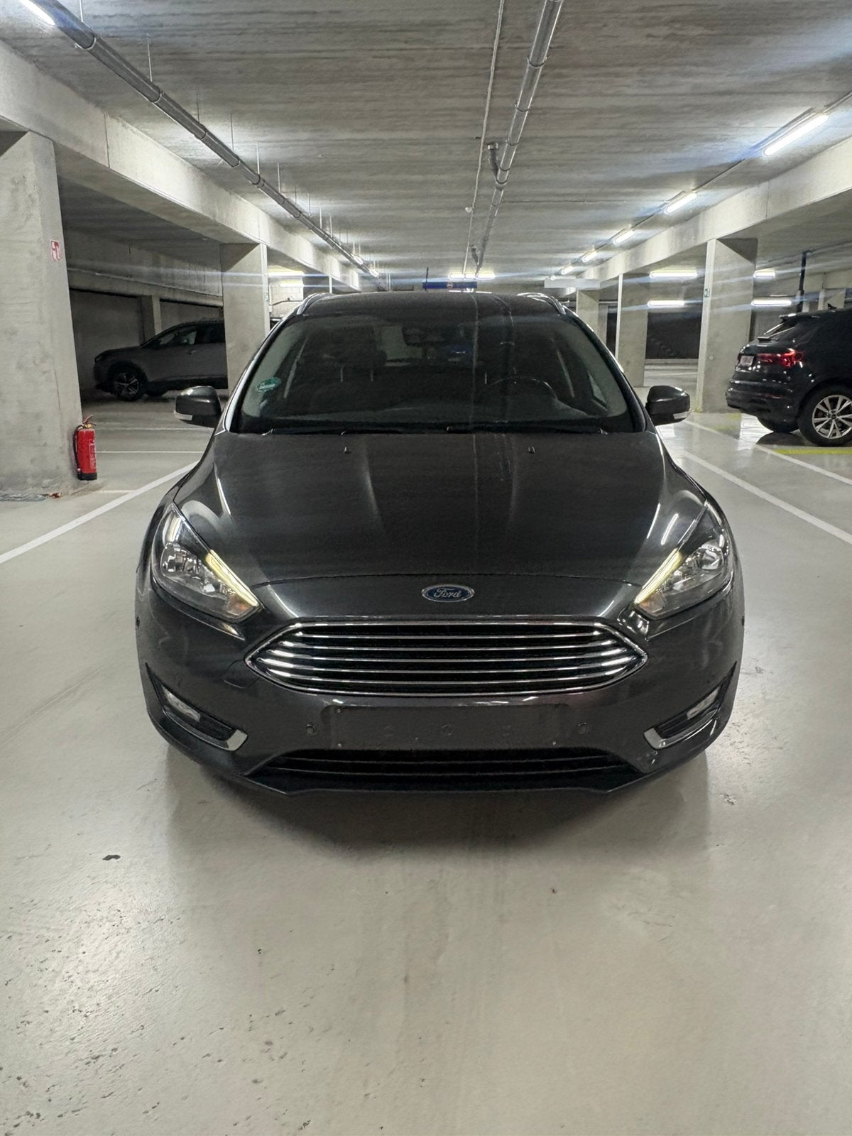 Ford Focus Titanium 1.0 EcoBoost/86000km/navi/, Autos, Ford, Focus, Argent ou Gris, Achat, Euro 6