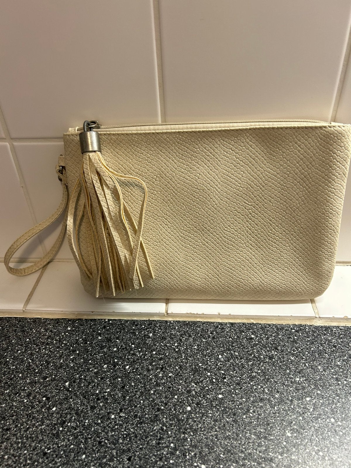 Leuke beige clutch, Ophalen, Zo goed als nieuw, Beige, Avondtasje