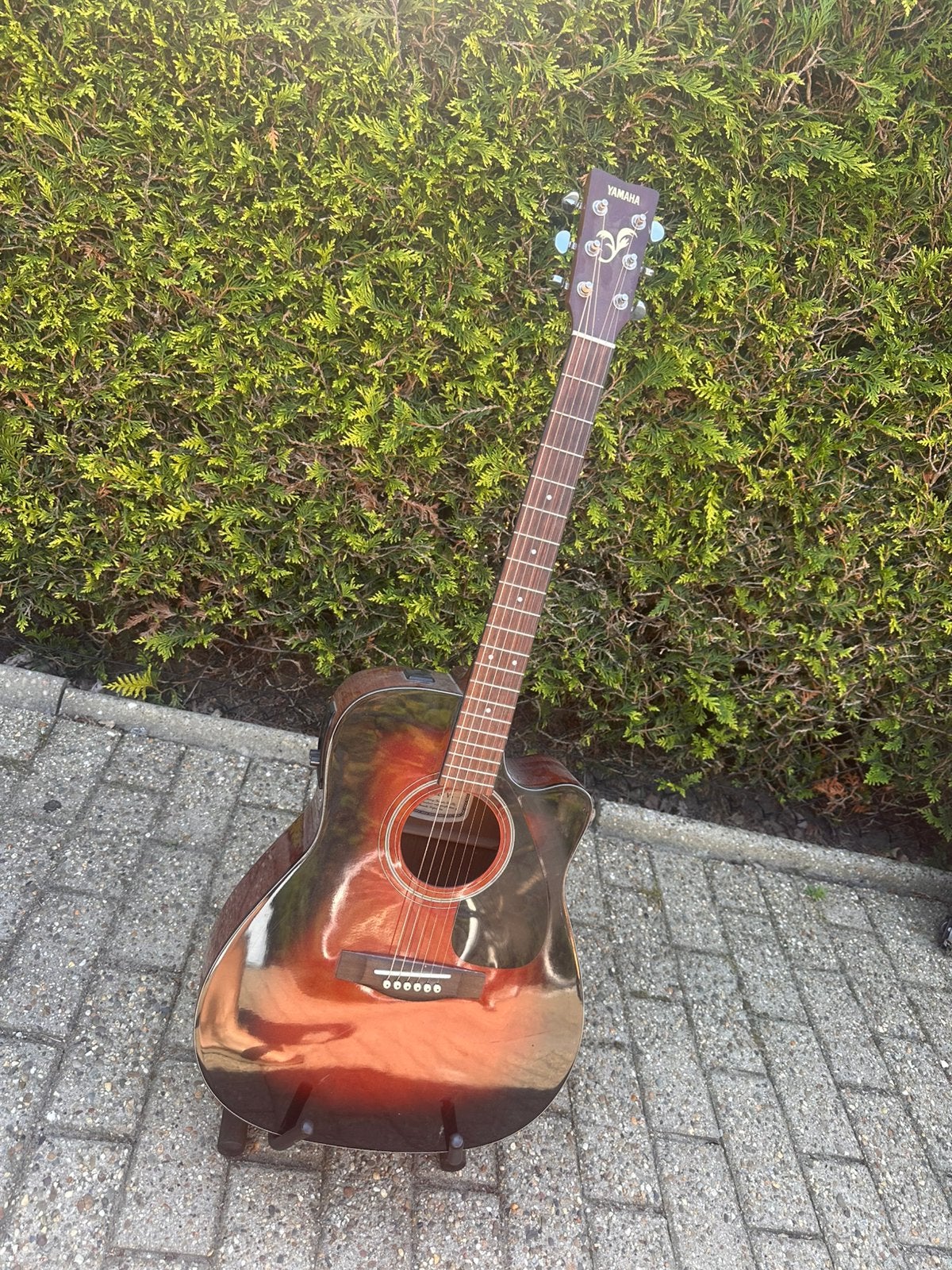 Akoestische gitaar elektrische ‘Yahama’, Enlèvement, Comme neuf