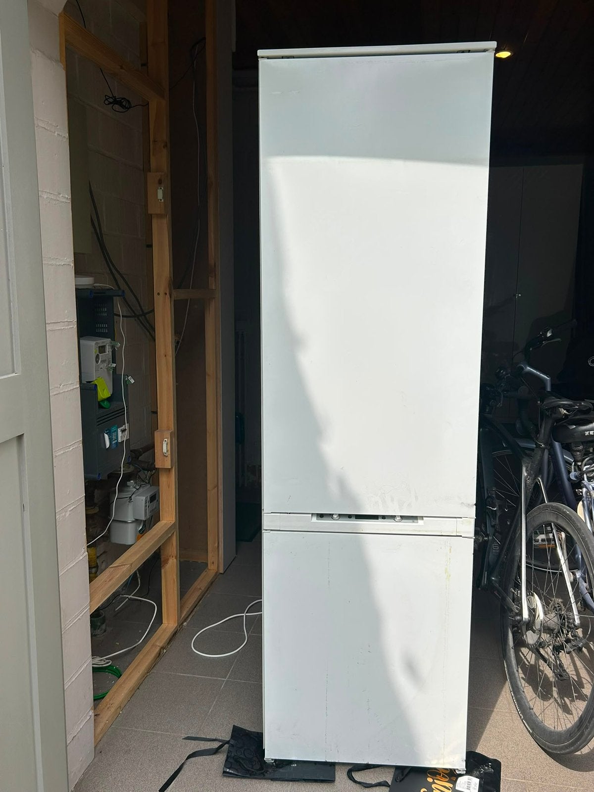 GRATIS Inbouw koelvries combinatie Whirlpool, Elektronische apparatuur, Koelkasten en IJskasten, Ophalen, 150 tot 200 liter, Gebruikt