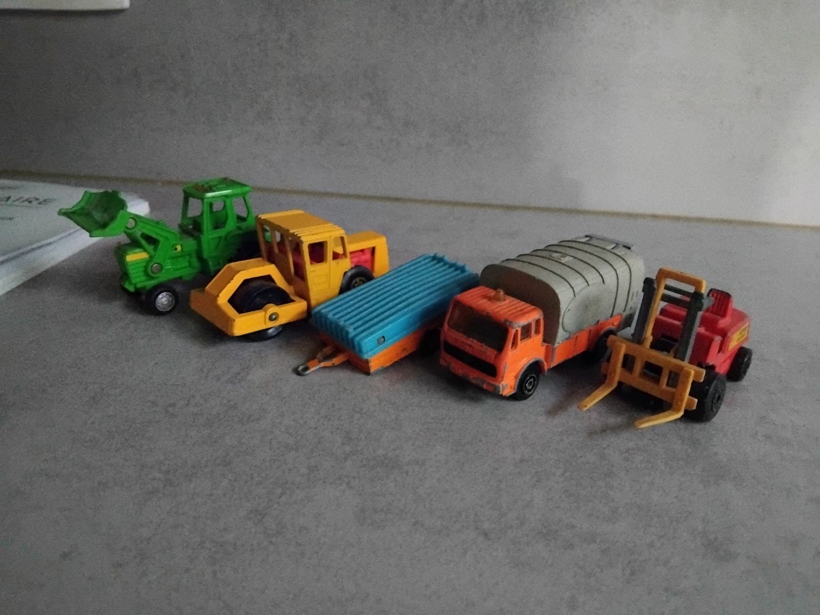 matchbox 4x en 1 zonder merk, Hobby en Vrije tijd, Modelauto's | 1:87, Ophalen of Verzenden, Matchbox