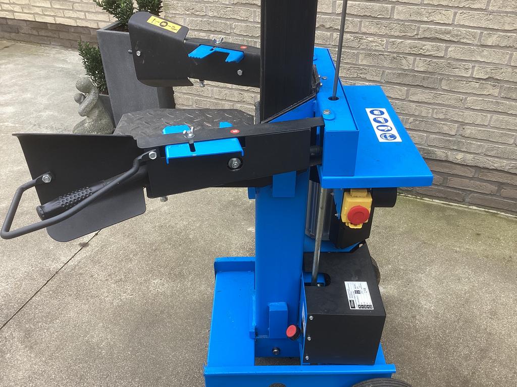 Houtklover, Tuin en Terras, Ophalen, Zo goed als nieuw