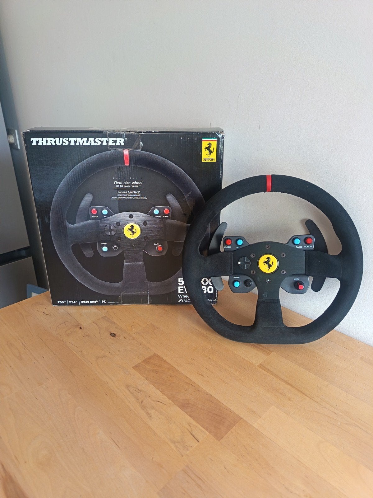 Roue Thrustmaster Ferrari 599XX EVO 30cm Alcantara, Ophalen