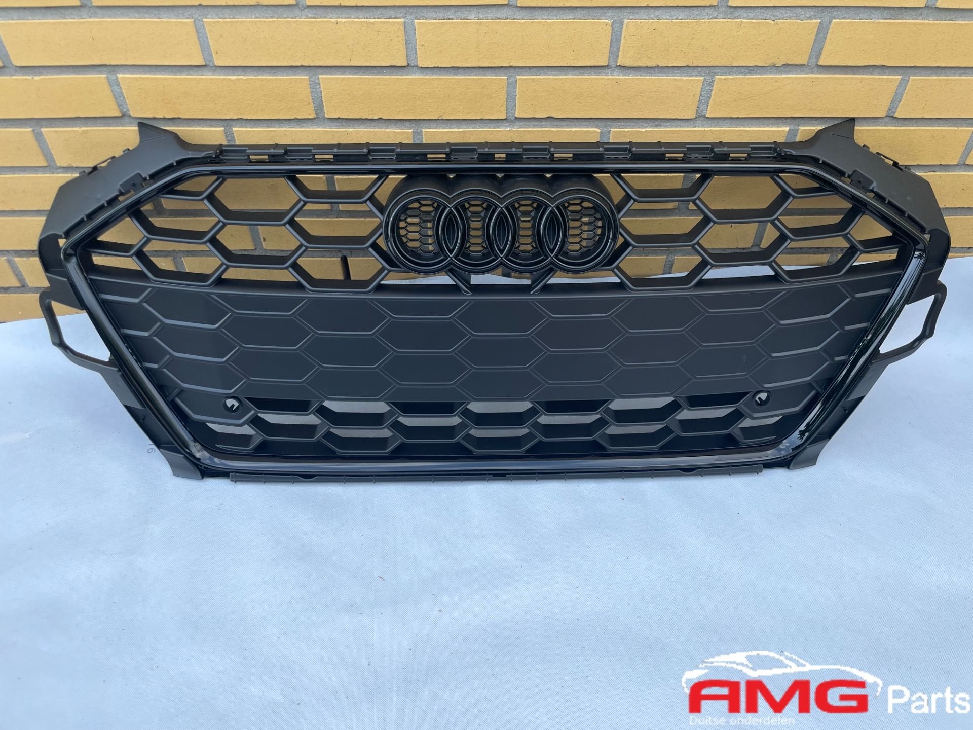 Audi A4 B9 8W S Line Grill Zwart Logo ORIGINEEL 8W0853651 EB, Auto-onderdelen, AUDI AG, Audi, Kundenbetreuung@audi.de, Nieuw