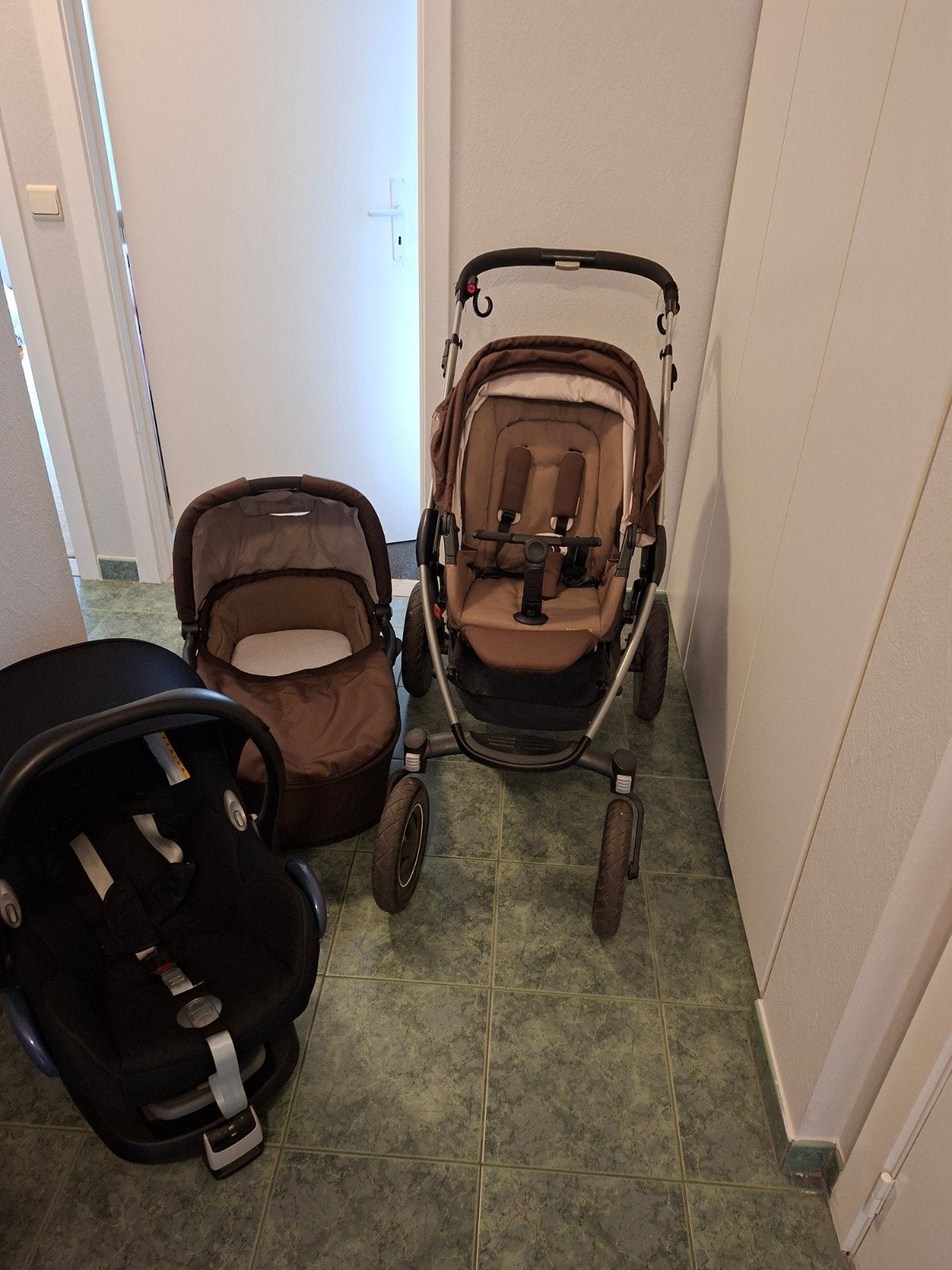 Complete 3-in-1 set Maxi-Cosi Mura Plus incl. FamilyFix base, Enlèvement, Poussette, Maxi-Cosi, Avec siège auto