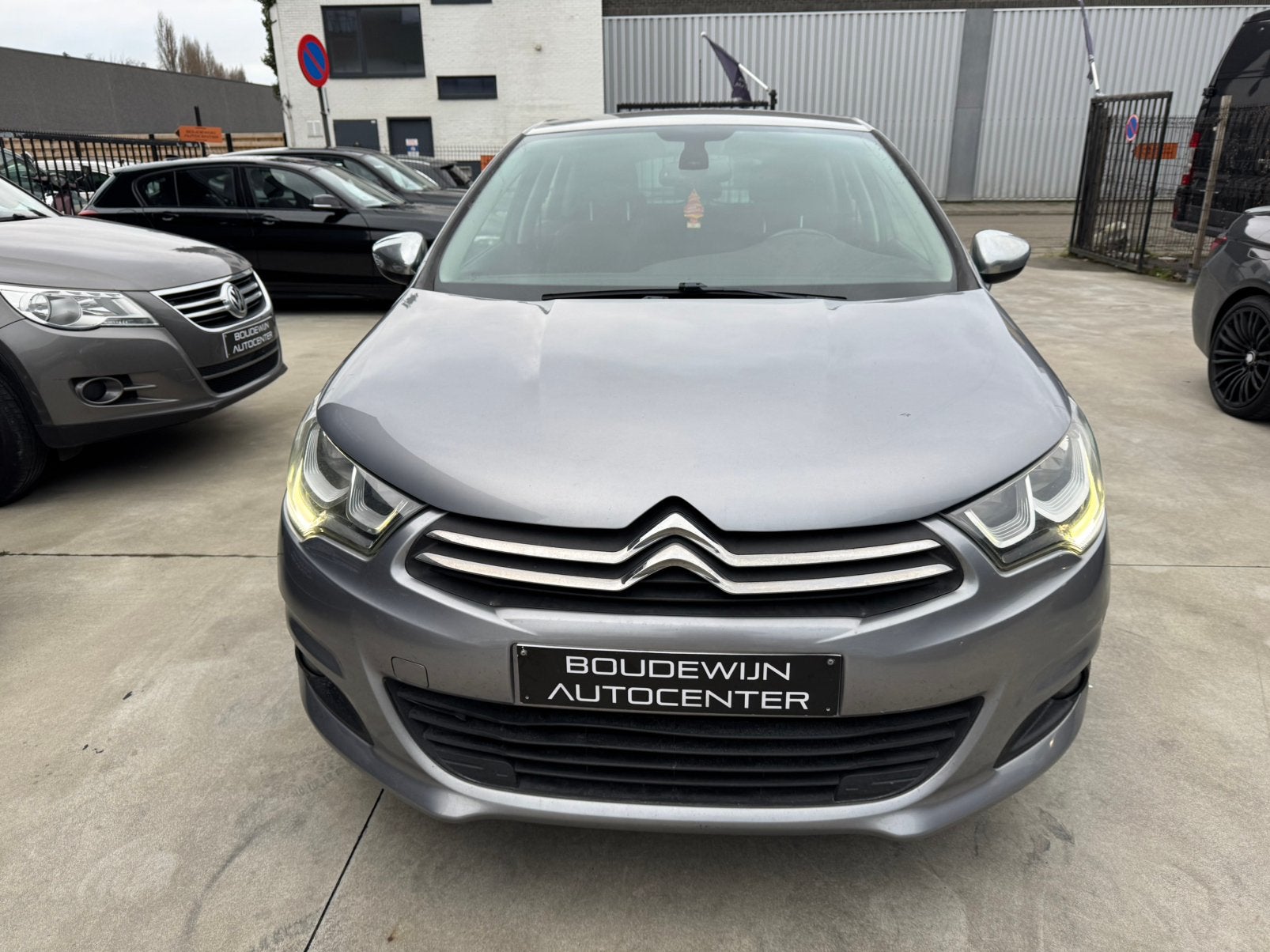 Citroën C4 1.2Benzine 2016 142.xxxkm Topstaat Gekeurd, Autos, Argent ou Gris, Entreprise, Garantie prolongée, Noir