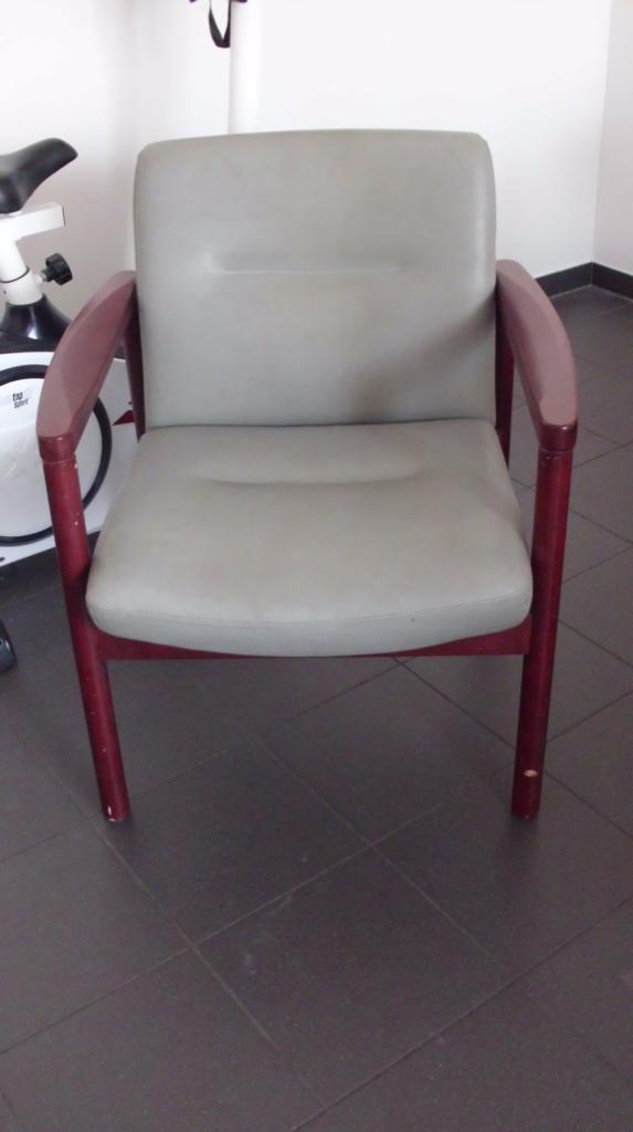 Fauteuil confortable, Enlèvement, Utilisé, Bois
