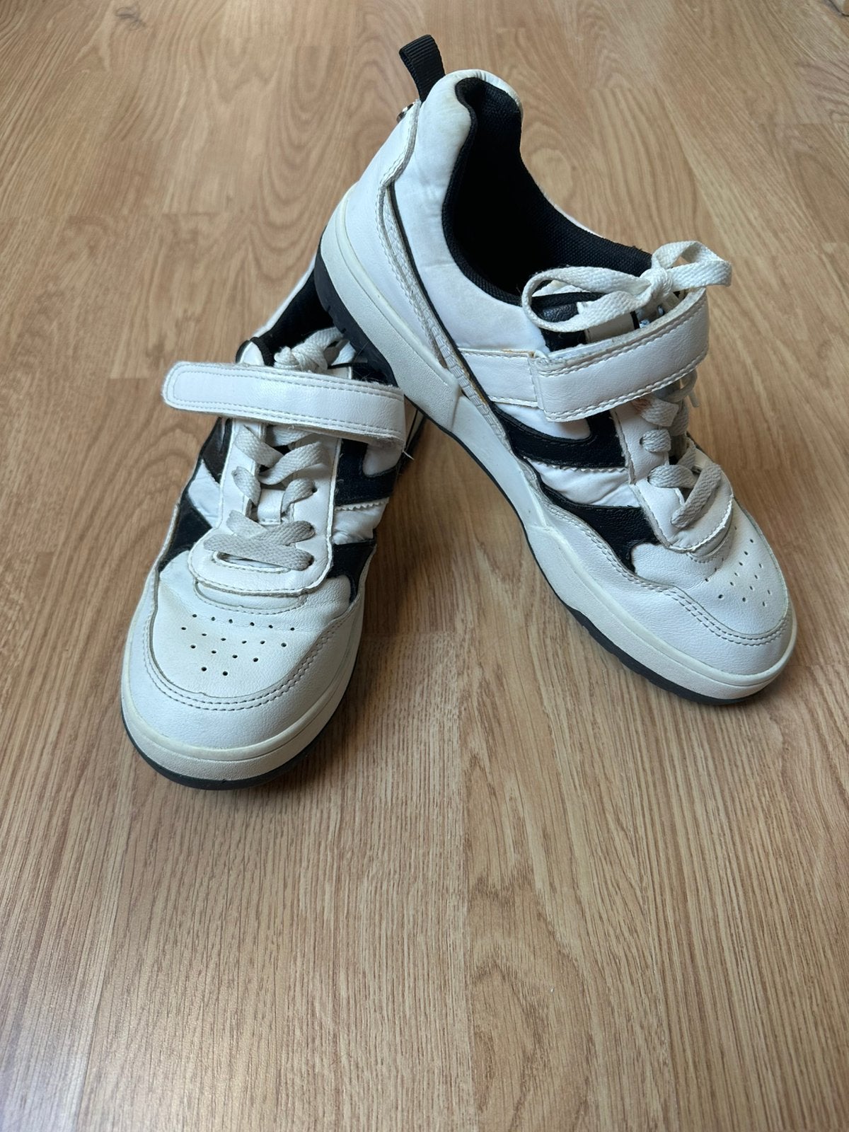 Stradivarius sneakers, Kleding | Dames, Schoenen, Ophalen, Gedragen, Sneakers
