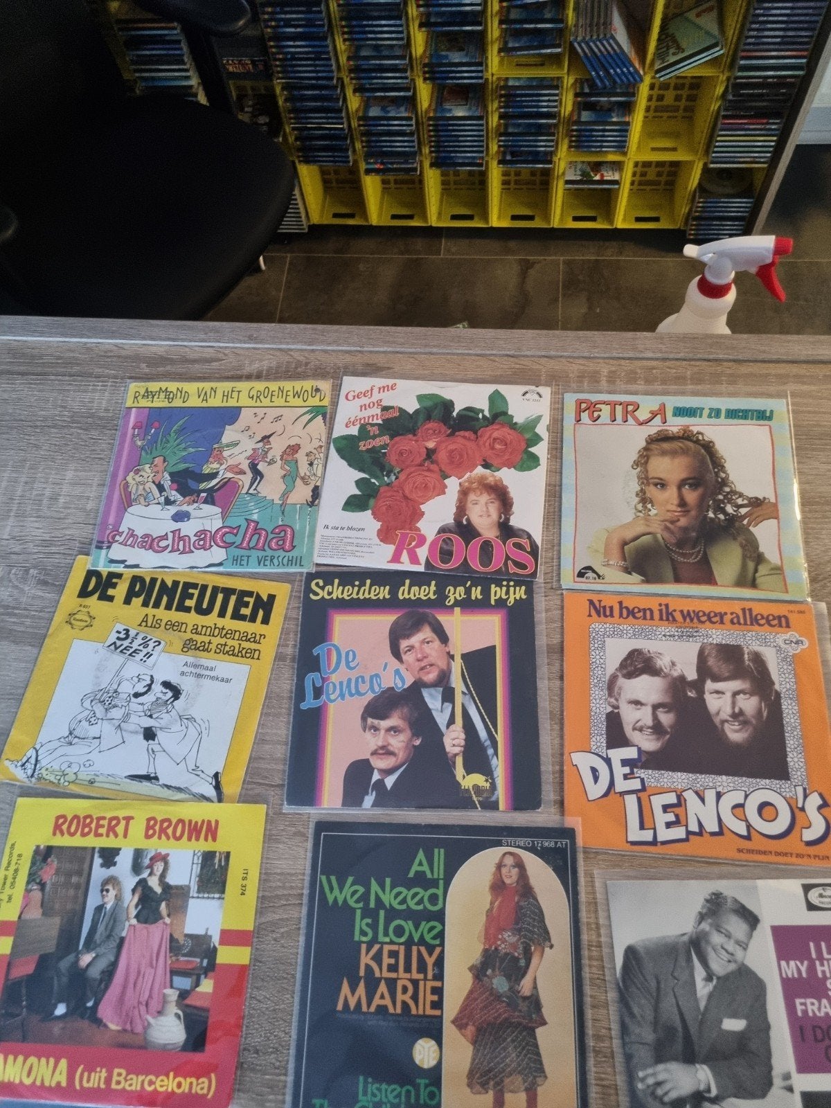 zaterdag middag  heel veel 1 euro singles te koop, Enlèvement