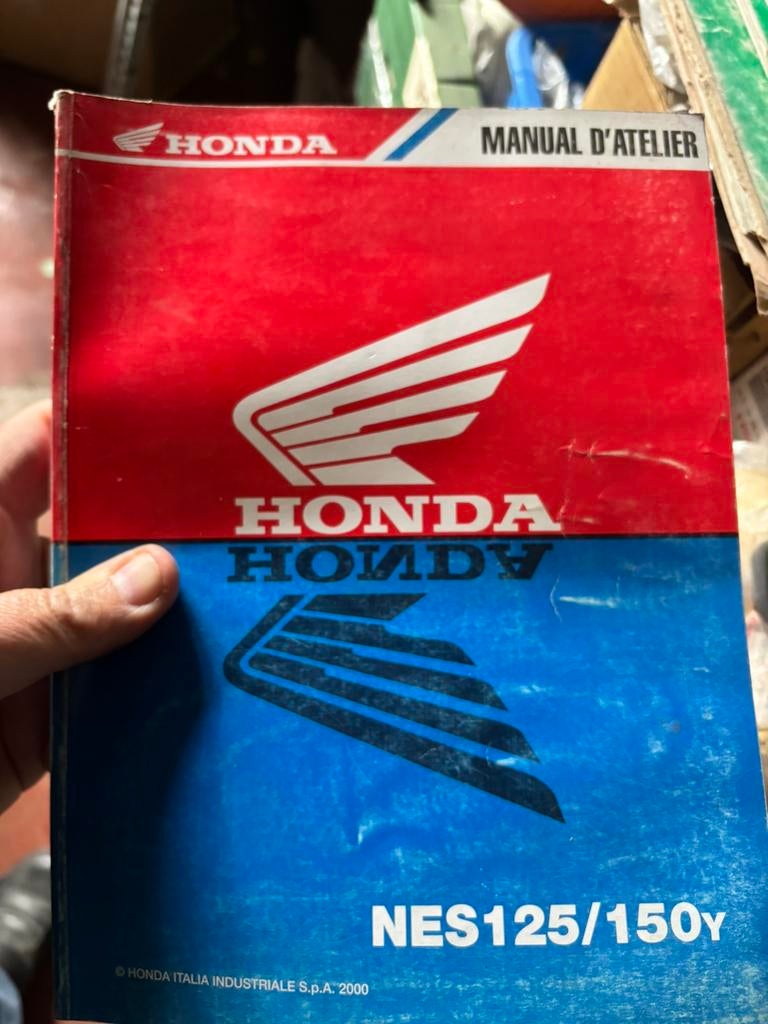 Shopmanual manuel d'atelier FR Honda NES125, Motos, Modes d'emploi & Notices d'utilisation, Enlèvement ou Envoi, Honda