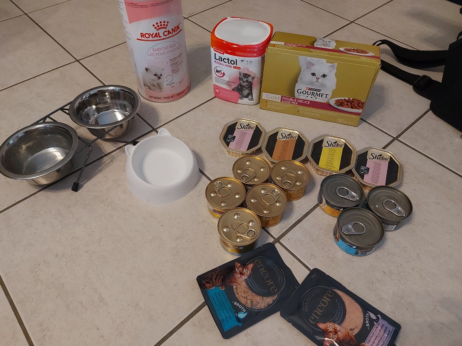 Lot natvoer en melk kat, Dieren en Toebehoren, Kattenvoerbakken en Drinkbakken, Ophalen