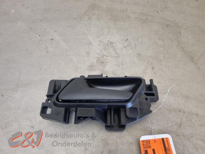 Poignée portière 2portes gauche d'un Toyota Pro-Ace City, -, 3 mois de garantie, Toyota, Utilisé