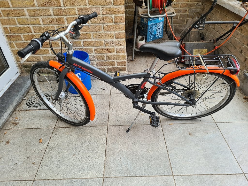kinderfiets b-twin 24 inch, Ophalen, 20 inch of meer, Gebruikt, Velgrem