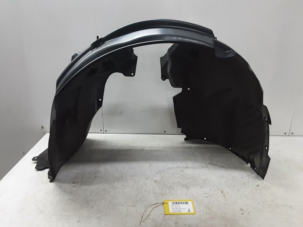 BINNENSPATSCHERM RECHTS VOOR 1 serie (F40) (51757436624), Gebruikt, Spatbord, BMW, Petuelring 130
80809  München, DE
