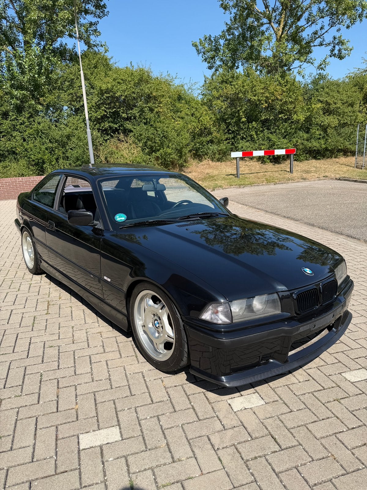 BMW E36 320i 1996 168pk Sharp cams/nouvel intérieur, Autos, BMW, Entreprise, Série 3, Essence, Coupé, Boîte manuelle, Noir, Noir
