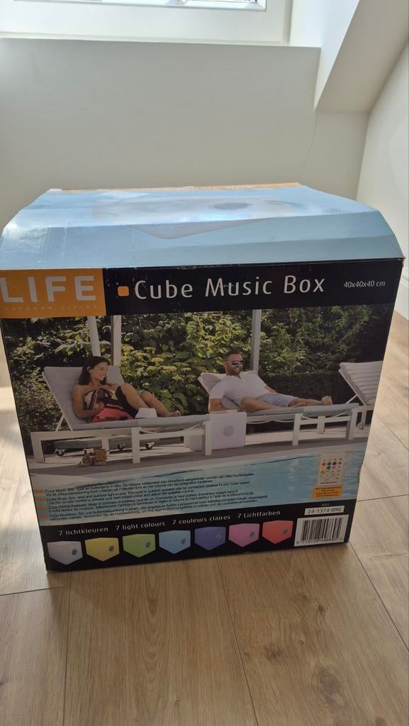 Lichtgevende Cube Music Box voor op terras, Ophalen, Zo goed als nieuw