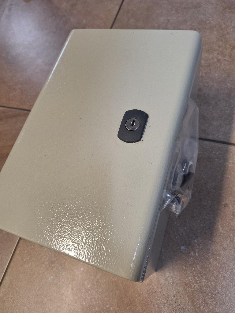 Metalen kastje 300x200x160 legrand 35500, Ophalen, Nieuw