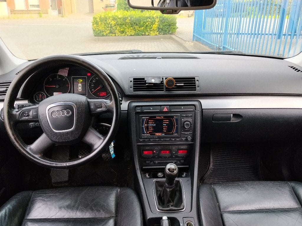 AUDI A4/2000cc DIESEL/FULL OPTION/GEKEURD/GARANTIE, Autos, Entreprise, Boîte manuelle, A4, Noir