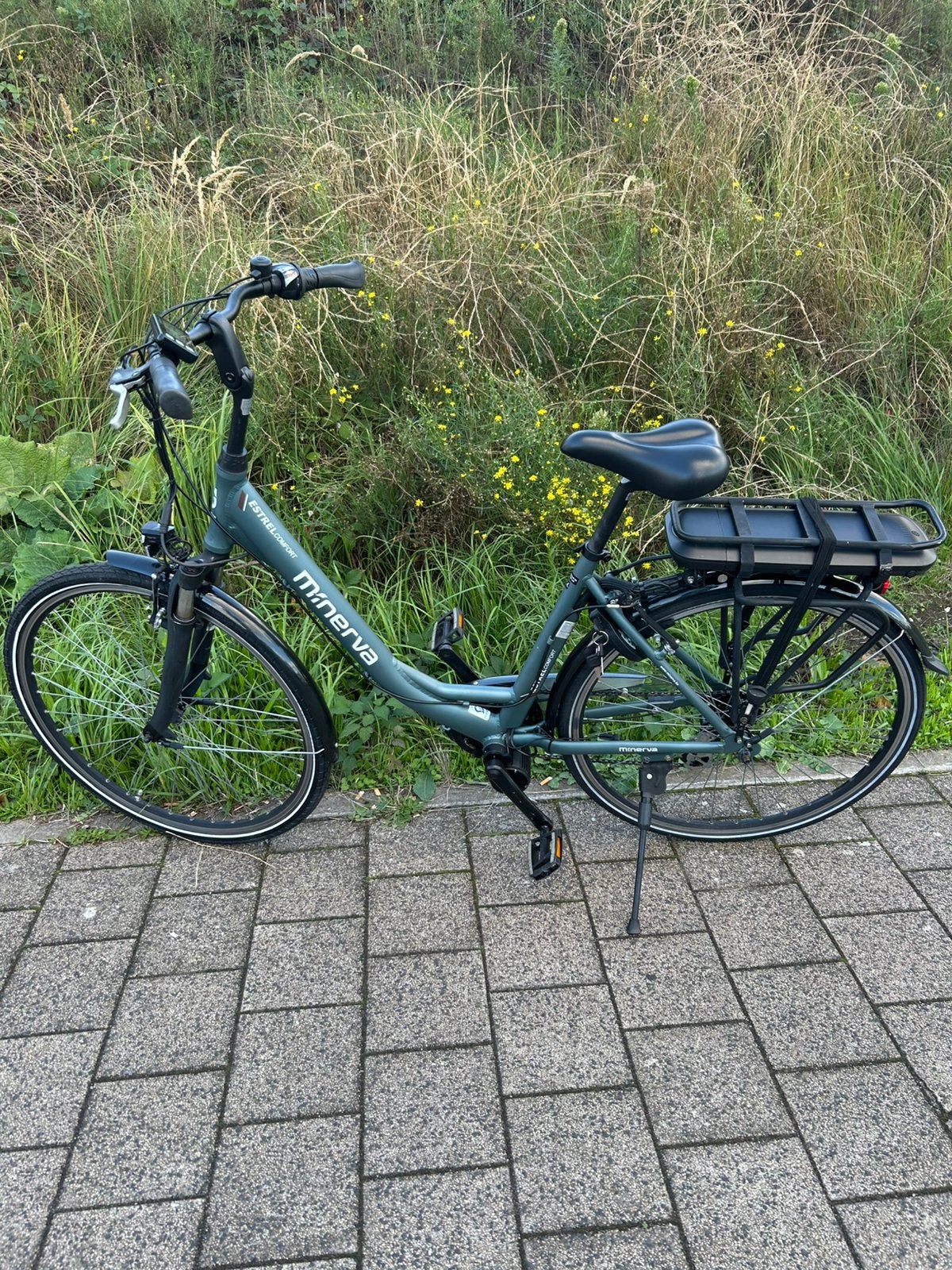 Vélo électrique Minerva 28 pour femmes - très bon état, Vélos & Vélomoteurs, Enlèvement, Comme neuf, 50 km par batterie ou plus