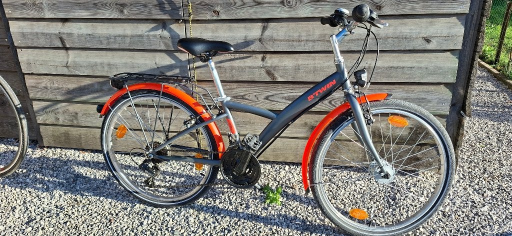 Vélo fille 24 pouces 18 vitesses état neuf, Vitesses, B'twin decathlon, Comme neuf, Enlèvement