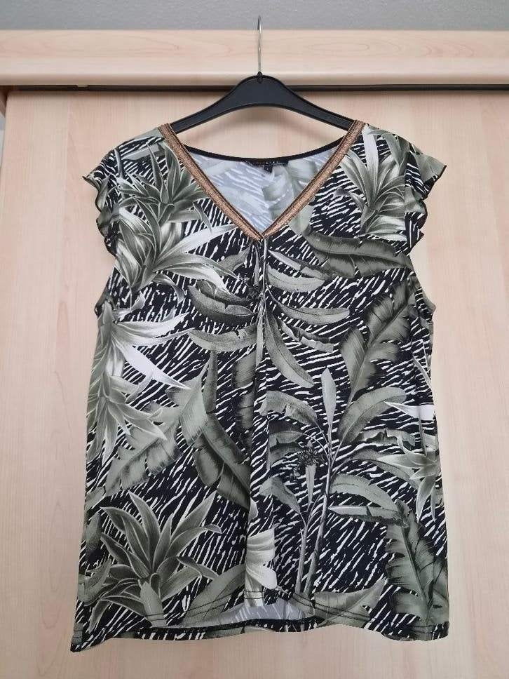T-shirt L&L, Kleding | Dames, T-shirts, Lola & Liza, Ophalen of Verzenden, Zo goed als nieuw, Maat 42/44 (L)