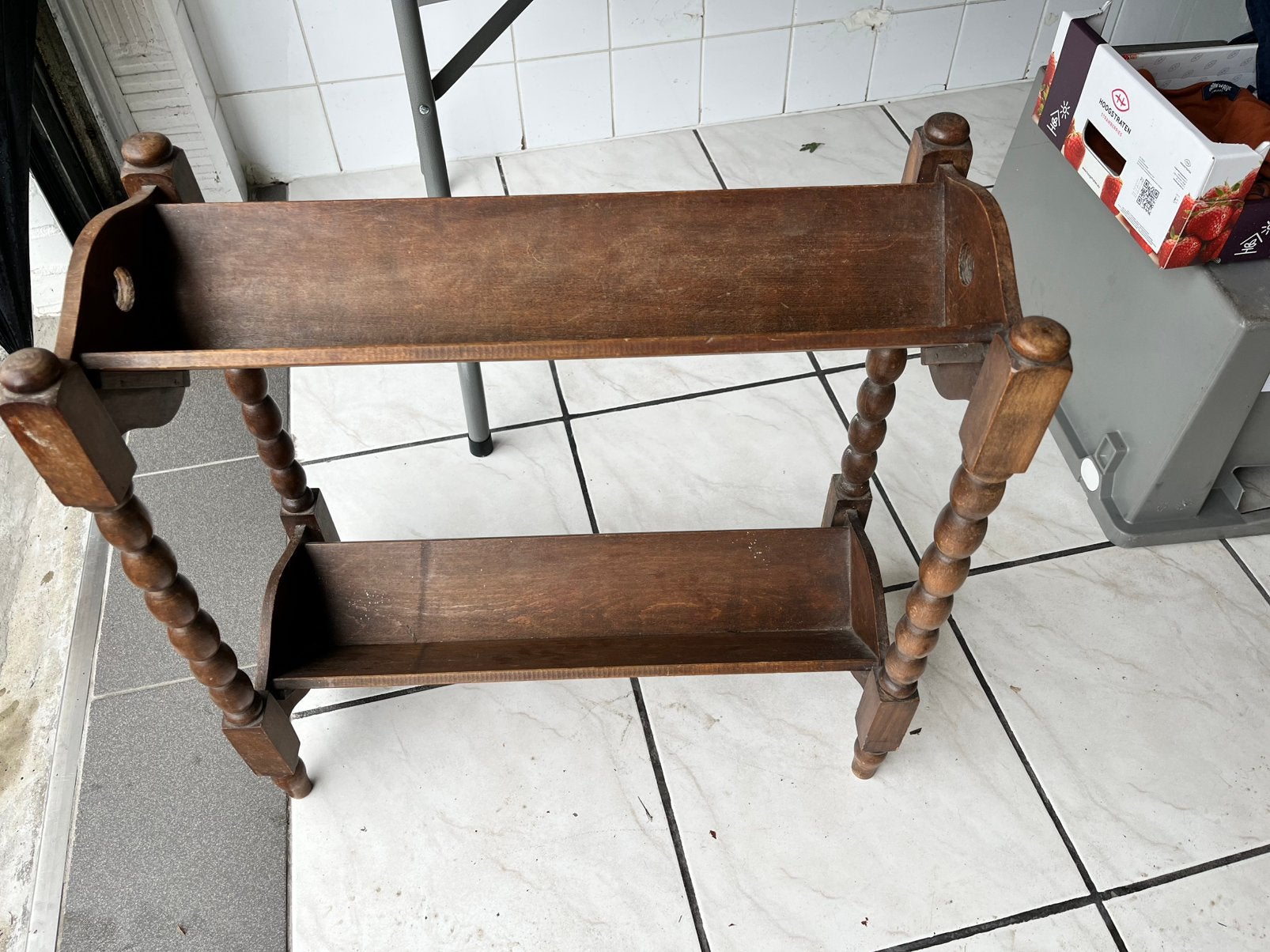 Étagère en bois de chêne, Enlèvement