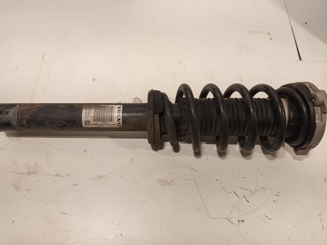 Veerpoot rechts voor Volvo XC60, Onderdelen@venauto.nl, Van der Ven Autorecycling B.V., Ettenseweg 76, 4706 PB Roosendaal, The Netherlands
